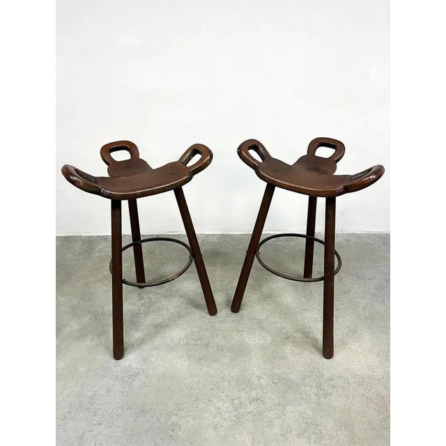 Unique in its design, this 5 "Spanish" Stools. Special & rare vintage design stools. Period: 1965-1970. Country of origin:...