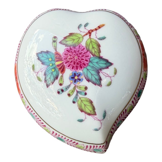 Vintage Herend Porcelain Heart Trinket Box For Sale