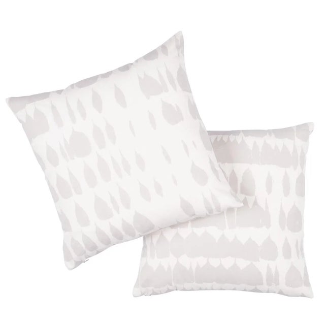 Mid-Century Modern Schumacher Queen of Spain 18" Pillow in Dove For Sale - Image 3 of 4