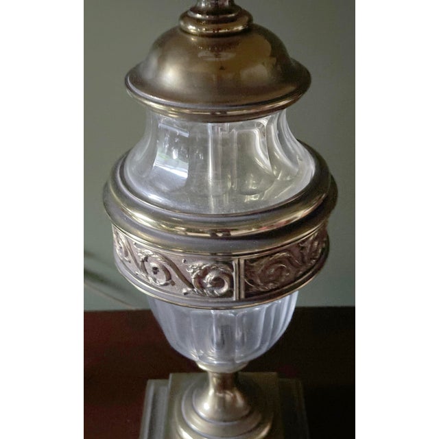Stiffel Pair of 1940s Stiffel Hollywood Regency Brass & Glass Table Lamps For Sale - Image 4 of 5