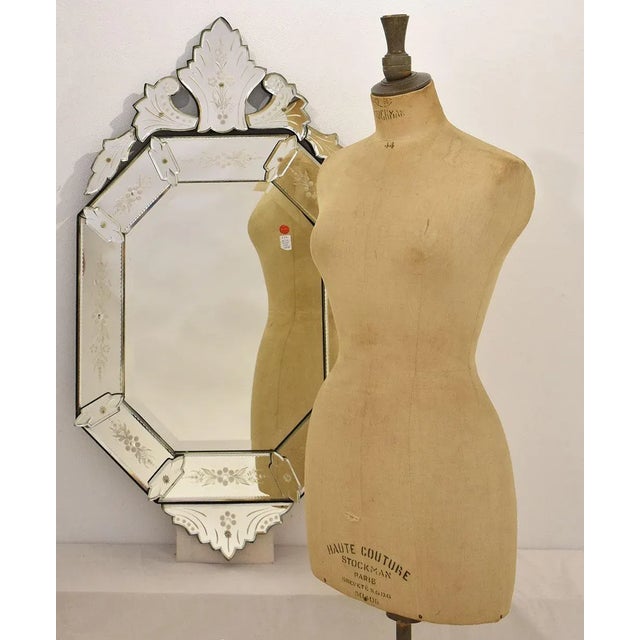 The Antique Rectangular Venetian Mirror proposed here is a beautiful Venetian Mirror, produced in 20th century in Italy....
