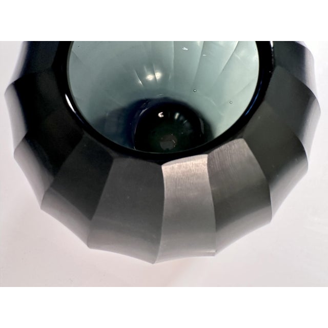 Art Nouveau Glass Vase with 18-Fold Facet Cut, 1930s For Sale - Image 4 of 15