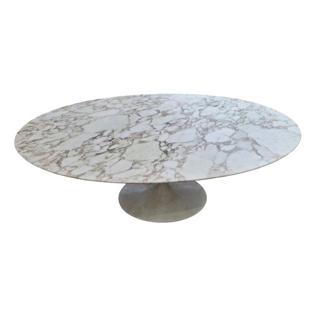 Oval Tulip Table in Calacatta Marble by Eero Saarinen for Knoll International, 1980 For Sale