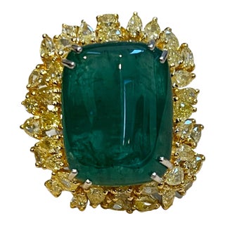 27.89 Ct Natural Colombian Emerald Cabochon & 5.73 Ct Yellow Diamond Ring 18 Kt For Sale