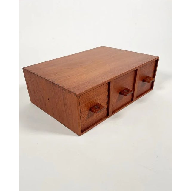 Contemporary Small Wall Mounted Chest of Drawers by Östen Kristiansson for Luxus, 1960s For Sale - Image 3 of 9