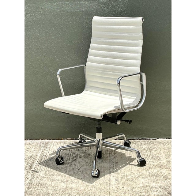 Vintage Eames for Herman Miller Aluminum Group Management Chair For Sale - Image 13 of 18