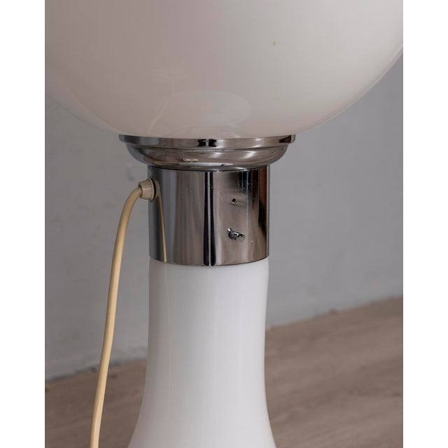 Vintage Italian Table Lamp in White Glass, 1970s For Sale - Image 10 of 12