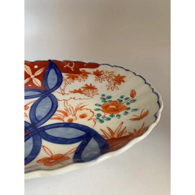 Mid 19th Century Antique Mid 19th Early Meiji Period Japanese Imari Oval Dish Charger Scalloped Rim For Sale - Image 5 of 13