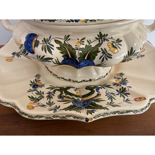 Blue 1960’s Italian Faience Majolica Tureen With Lid, Ladle, and Underplate For Sale - Image 8 of 11