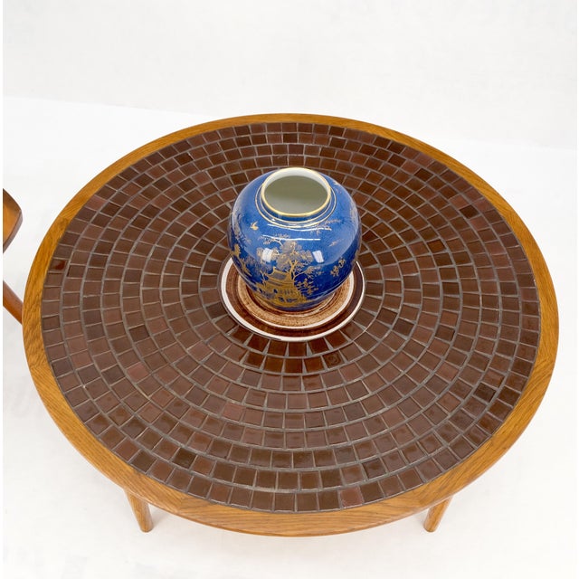 1970s Gordon Martz Tile Mosaic Round Top Coffee Table on Tapered Dowel Legs For Sale - Image 5 of 10