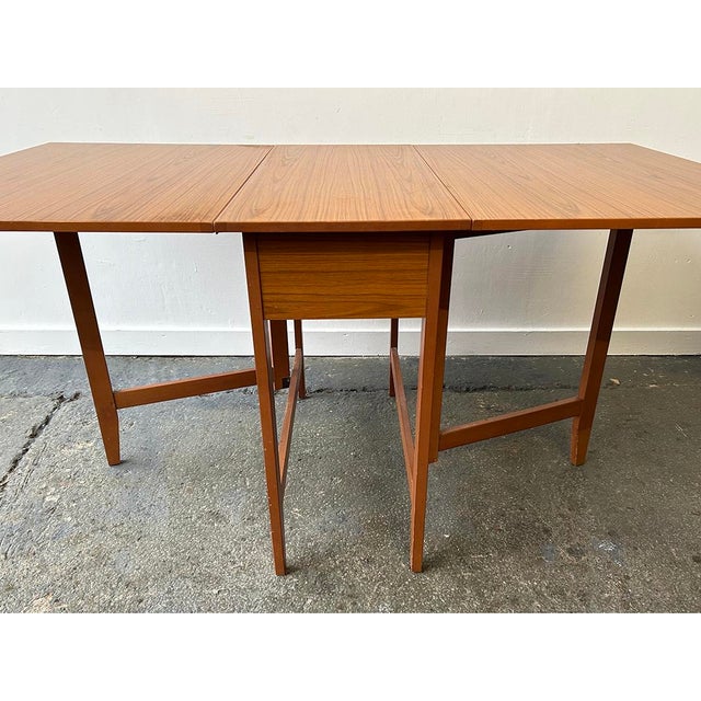 Wood Mid-Century Modern Extending Dining Table from Schrieber Furniture, 1960s For Sale - Image 7 of 8