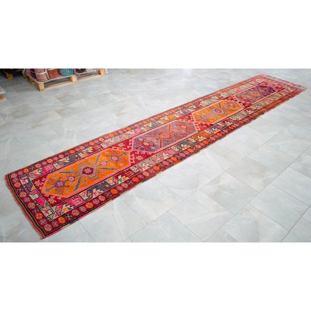 Textile Heterodox Kurdish Runner Herki Rug. Hand-Knotted Colorful Tribal Long Runner - 3′1″× 15′6″ For Sale - Image 7 of 18