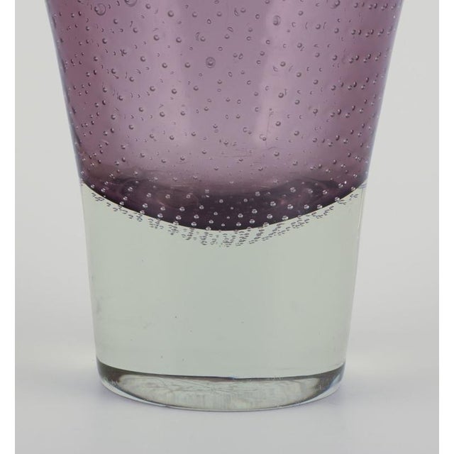 Modernist Finnish Art Glass Vase by Gunnel Nyman for Nuutajärvi Notsjö, 1956 For Sale - Image 3 of 8