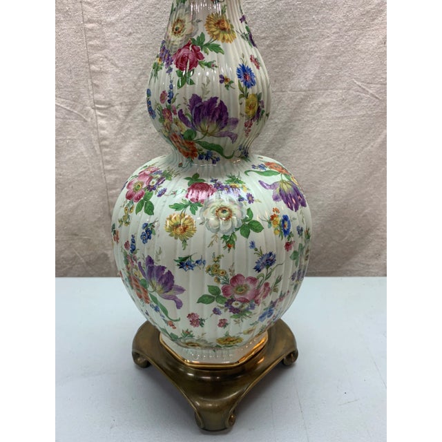 Wood Vintage 1940s Warren Kessler Floral Design Lamp in Brass and Porcelain For Sale - Image 7 of 11