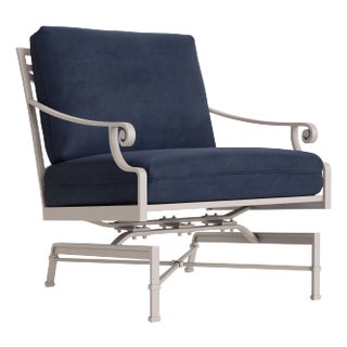 Brown Jordan Venetian Motion Lounge Chair, Dove frame with Fusion Neptune fabric For Sale