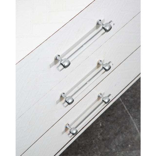 White Mid Century Modern Chest Drawers Dresser 3 Drawer Lucite White 1970s Retro MCM For Sale - Image 8 of 11
