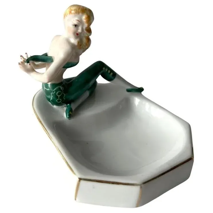 1950s-porcelain-cheesecake-red
