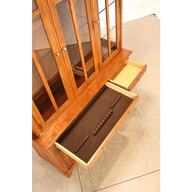 Stickley Mission Collection Oak Harvey Ellis Inlaid China Cabinet For Sale - Image 11 of 18