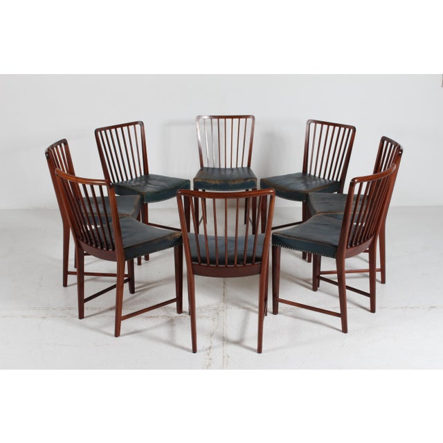 Fritz Hansen Vintage Dining Chairs in Mahogany with Blue Leather Seats from Fritz Hansen A/S, 1940s, Set of 8 For Sale - Image 4 of 18