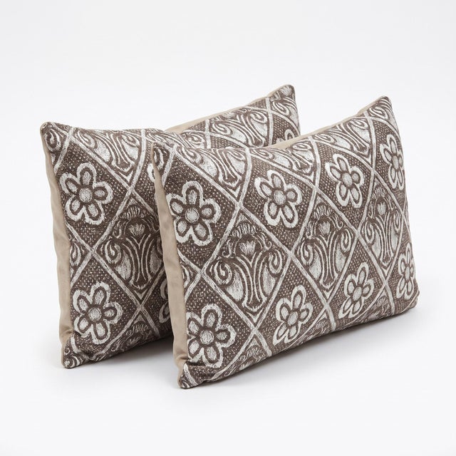 Mid-Century Modern Turkish Wool Lumbar Kilim Pillow Cover 16'' X 24'' - Set of Two For Sale - Image 3 of 4