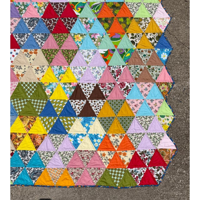 Quality Hand Stitched Cotton Triangle Feedsack Quilt From Ohio Estate For Sale - Image 4 of 18