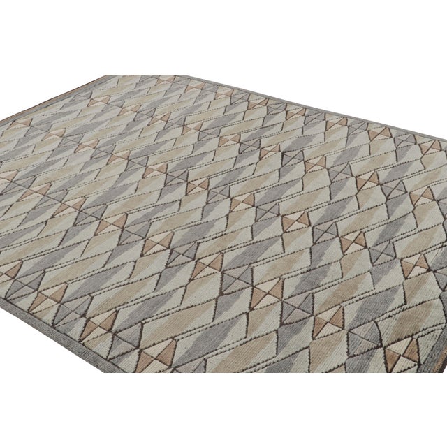 Hand-knotted in wool, this 7x8 rug is from the “High” line of our pile rugs in Scandinavian collection - named for the...