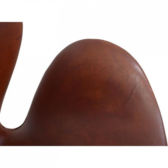 Vintage Swan Chair in Leather by Arne Jacobsen, 1969 For Sale - Image 6 of 16