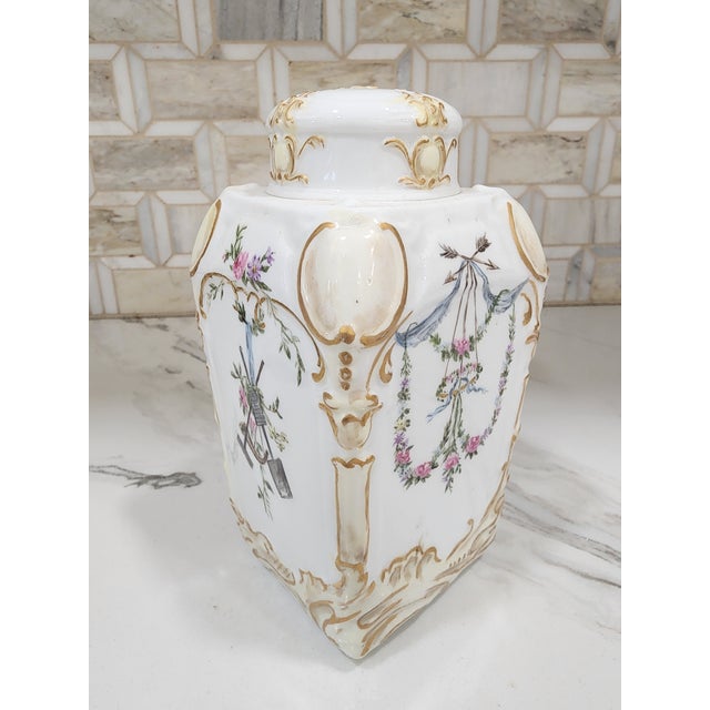 Very nice and delicate hand painted tea caddy. Hand Painted and beautiful.
