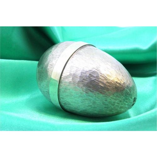 Brushed Silver Egg with Bouquet of Flowers in the style of Fabergé For Sale - Image 3 of 9