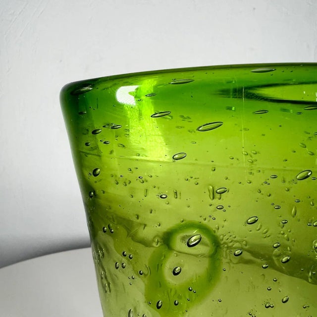 Murano 1970s Green Art Glass Vase Controlled Bubble Modern Style of Murano For Sale - Image 4 of 10