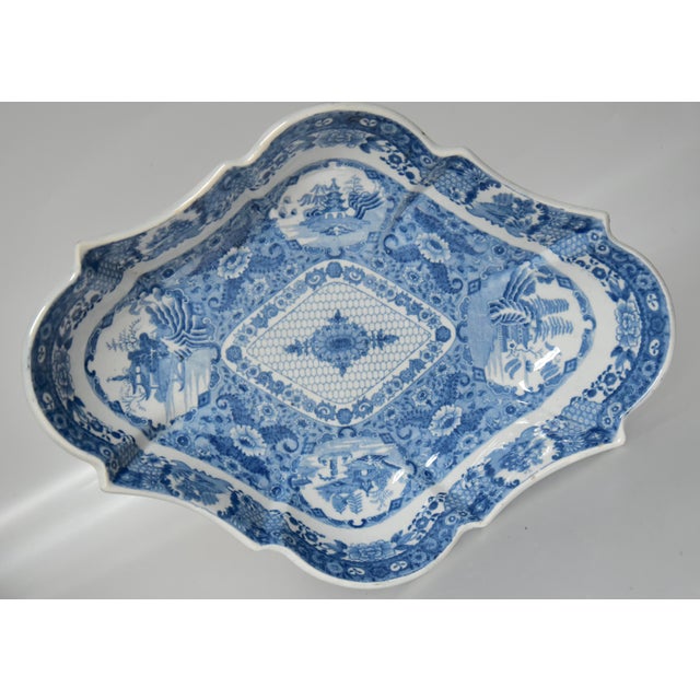 An English Regency era blue and white chinoiserie compote decorated with depictions of pagodas, Chinese gardens and floral...