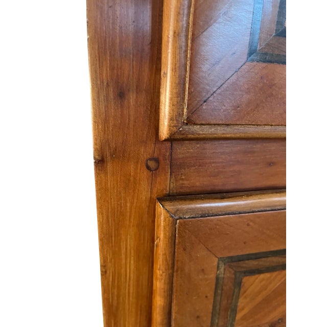 18th Century Italian Cherry Neoclassical Commode With Inlay and Veneer For Sale - Image 12 of 18