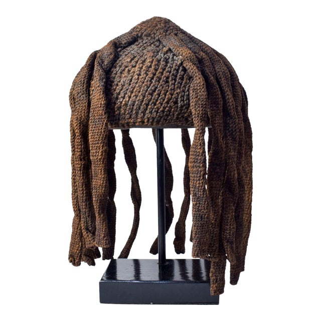 Early 20th Century Bamileke Wood and Raffia Hat Cameroon For Sale