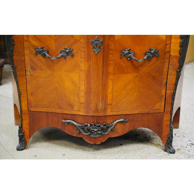 French Renaissance Revival Figured Walnut Marble-Form Commode With Bronze Caryatid Mounts, Circa 1890–1910 For Sale - Image 4 of 10