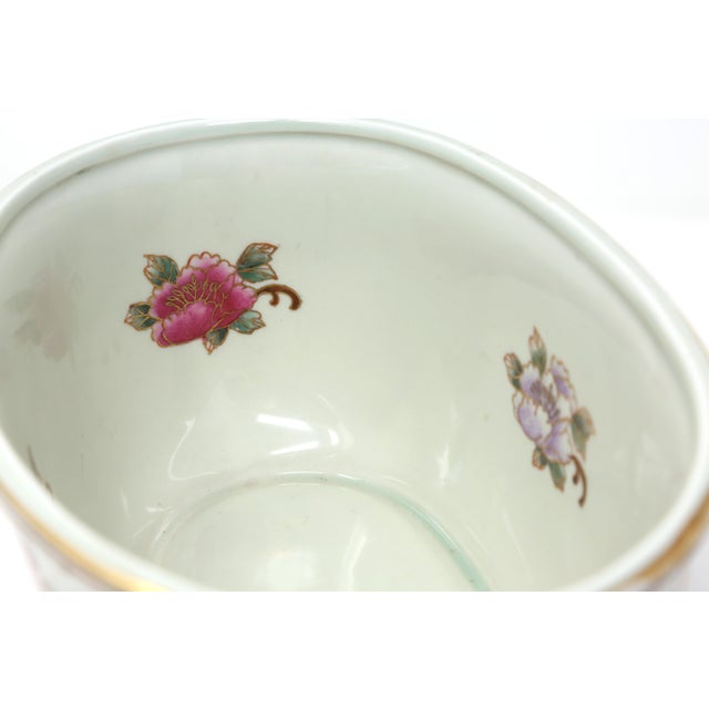 1980s Chinese Chinoiserie Porcelain Footbath / Jardinière With Hummingbirds, Flowers & Pomegranate Handles For Sale - Image 5 of 11