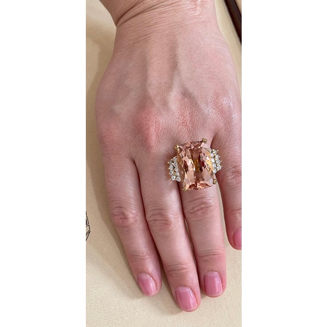 27 Carat Cushion Shape Morganite & Diamond Cocktail Ring 14 Karat Yellow Gold For Sale - Image 11 of 18