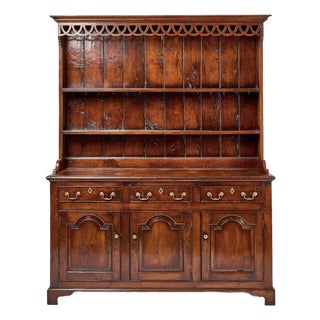 Early 19th-Century English Oak Welsh Cupboard With Open Plate Rack | Ca. 1800–1820 For Sale