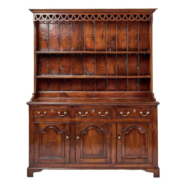 Early 19th-Century English Oak Welsh Cupboard With Open Plate Rack | Ca. 1800–1820 For Sale