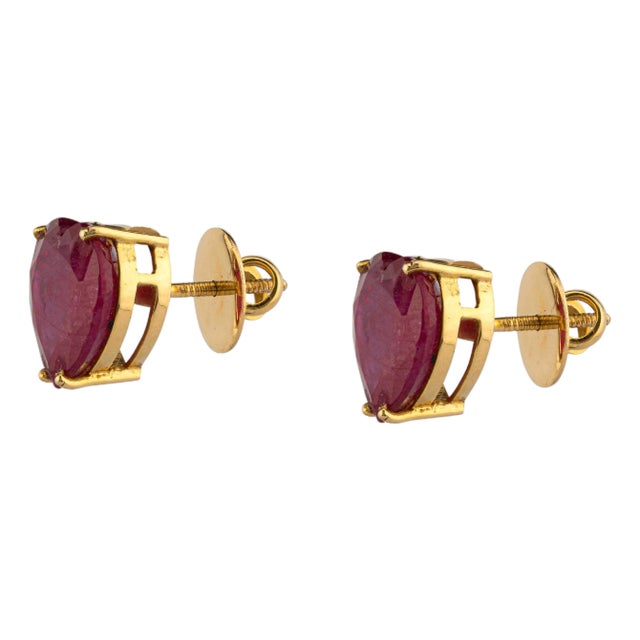 Natural Ruby Earring with 22.02 Carats Ruby in 18k Gold For Sale