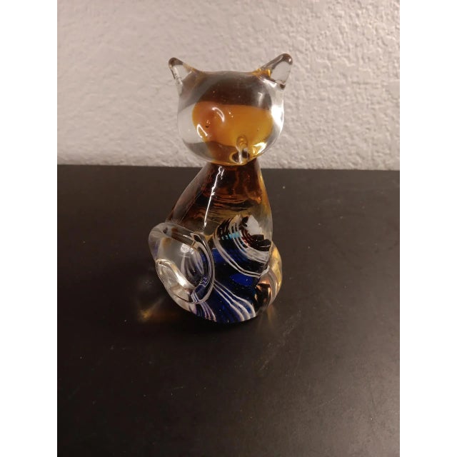 Glass 1980s Murano Style Amber With Blue & White Swirl Art Glass Cat Figurine For Sale - Image 7 of 7