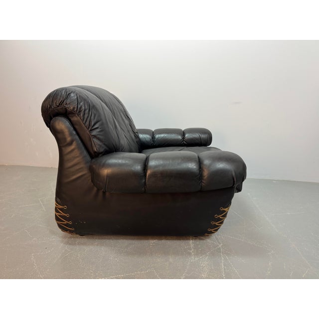 Large Italian Space Age Postmodern Black Leather Lounge Chair with Brass Buttons and Cord Lacing from Busnelli, 1970s For Sale - Image 9 of 14
