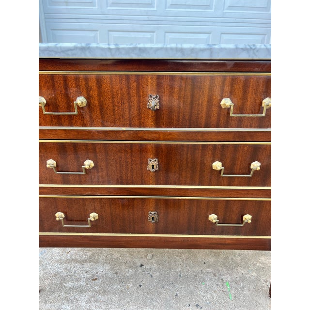 French 19th Century Louis XVI Carrara Marble Top Mahogany Commode For Sale - Image 11 of 12
