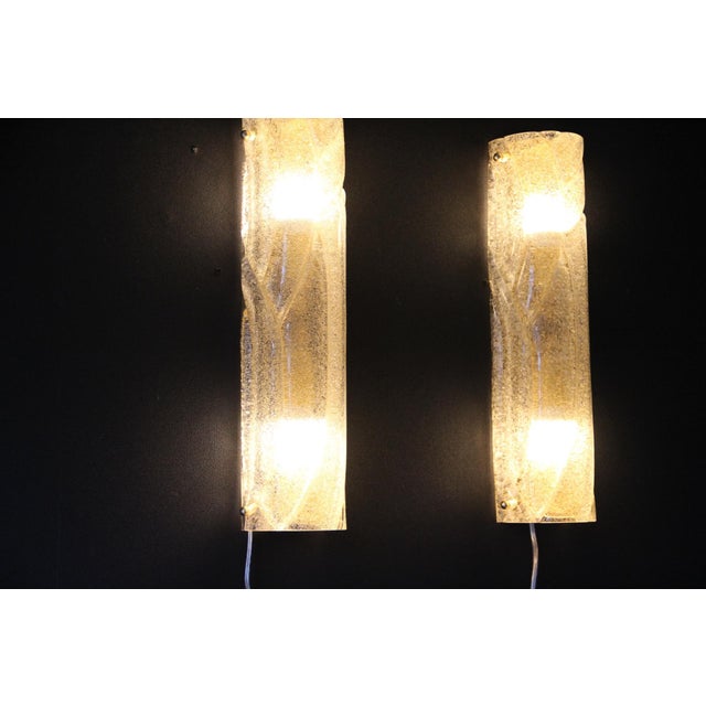 White Textured Murano Glass Draped Wall Lights in the style of Mazzega, 2000s, Set of 2 For Sale - Image 4 of 16