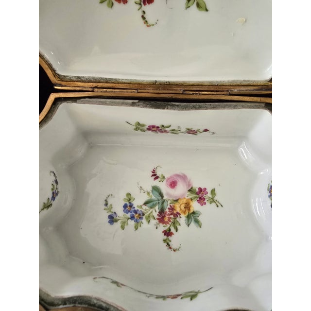 Late 19th Century Antique Sea Shell French Sevres Ridged Jewelry Box Casket For Sale In Boston - Image 6 of 12