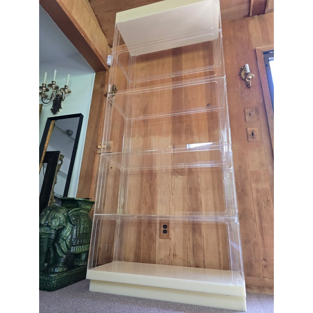 1970s Vintage Mid Century Modern Designer Lucite Tall Etagere For Sale - Image 9 of 9