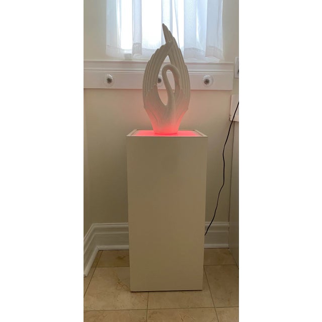 Postmodern 1980s Illuminated Postmodern White Pedestal For Sale - Image 3 of 9