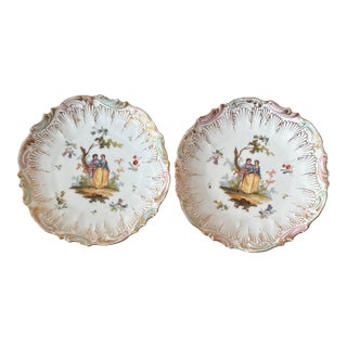 Vintage Pair of Hand-Painted Dessert Plates With 18k Gold Trim - Dresden, Germany For Sale