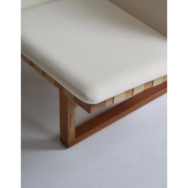 Model 211 2-Seater Sofa in Oak and Ottoman by Børge Mogensen for for Fredericia, 1956, Set of 2 For Sale - Image 9 of 18