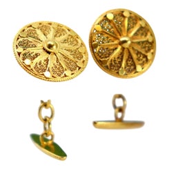 Gold Filigree Cufflinks with Reliefs and Circular Shape, Set of 2 For Sale