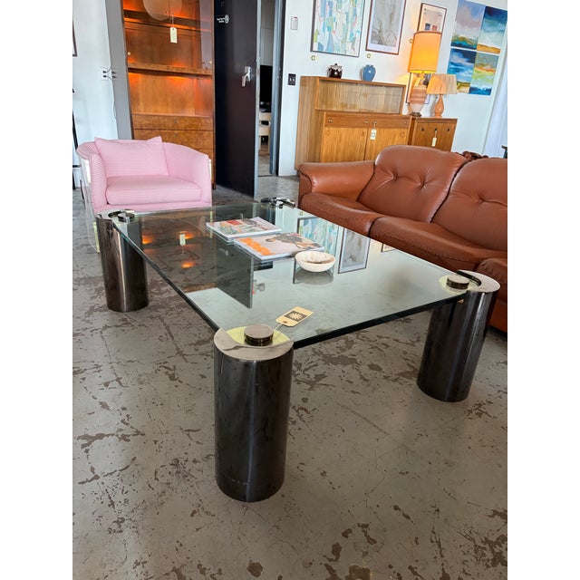 Karl Springer Karl Springer Gunmetal & Brass Coffee Table – Signed Rare Large Glass Top Cocktail Table – Modernist / Mid Century For Sale - Image 4 of 10